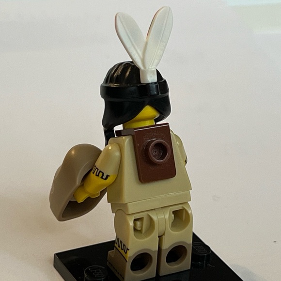 Lego Collectible Minifigs: Lederhosen Guy-Tribal Woman-Flying Warrior-Plant Mon. - Picture 6 of 8